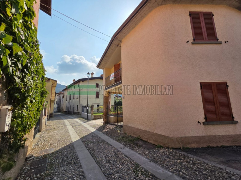 casa indipendente in vendita ad Ome