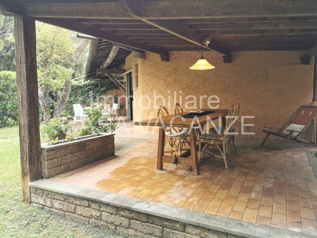 casa indipendente in vendita a Castiglione della Pescaia in zona Roccamare