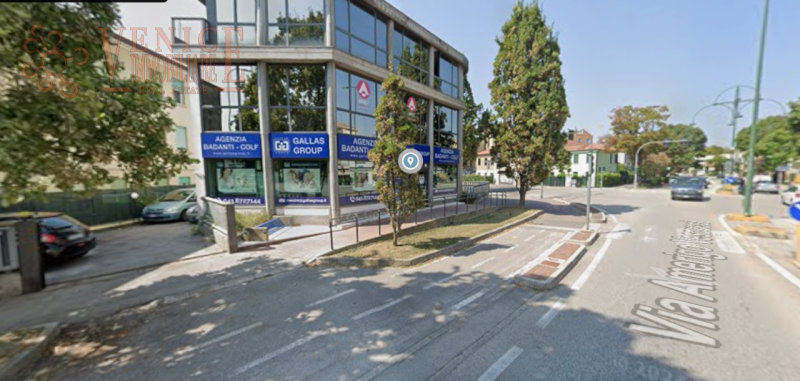 negozio in vendita a Venezia in zona Mestre
