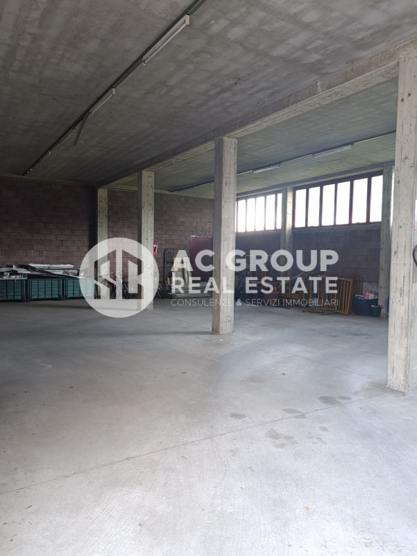 locale di sgombero in vendita a Saronno