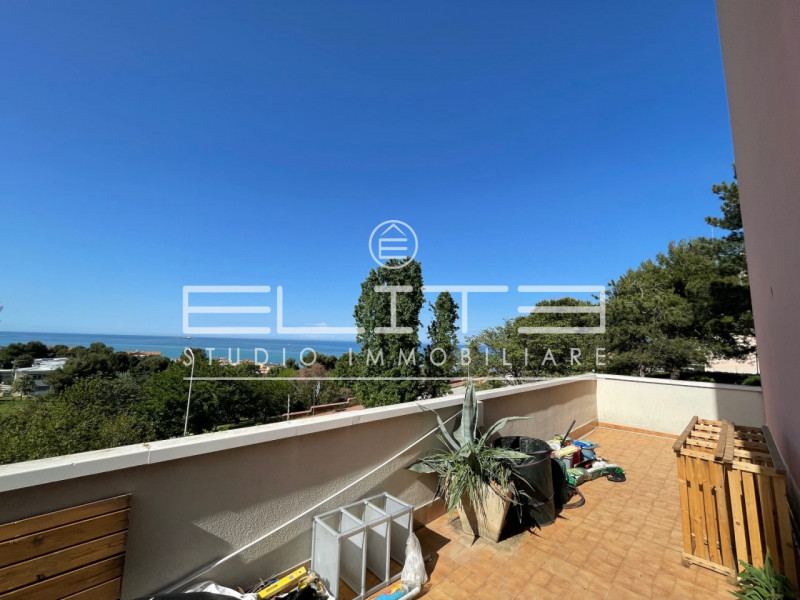 appartamento in vendita a Falconara Marittima in zona Falconara Alta