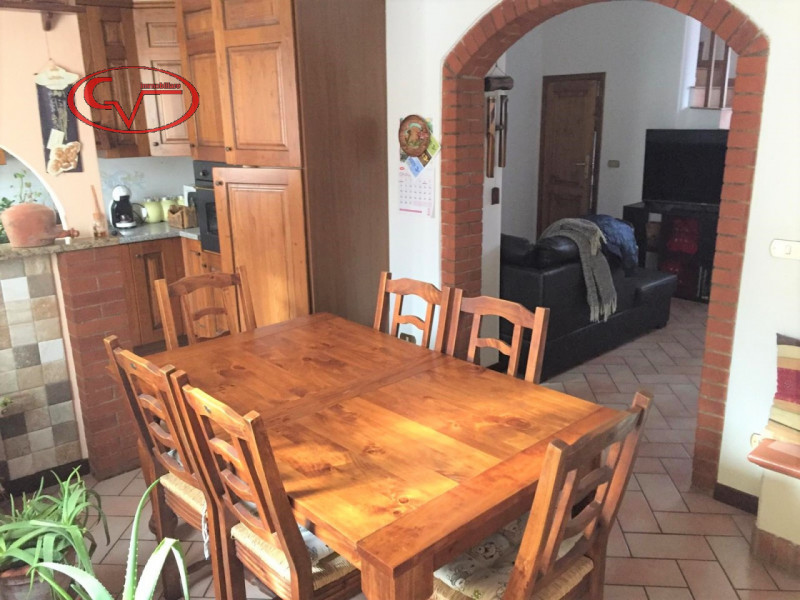 appartamento in vendita a Montevarchi in zona Caposelvi