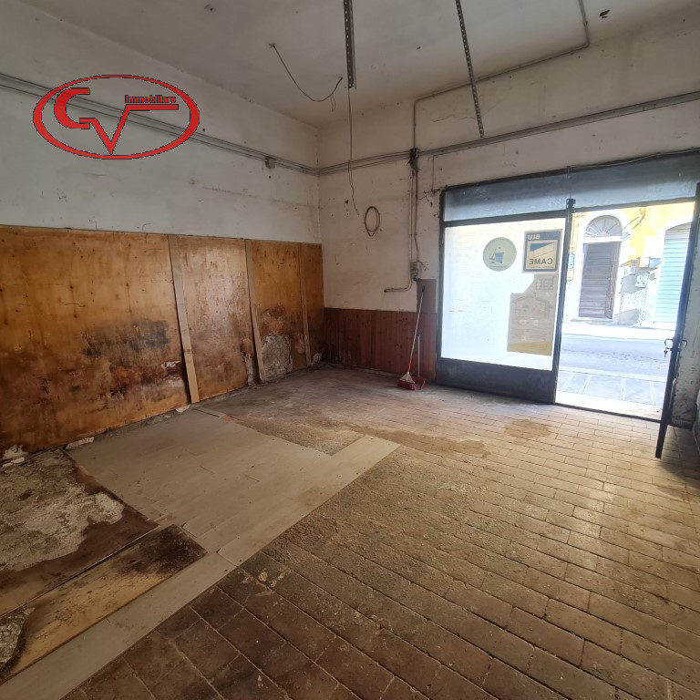 locale di sgombero in vendita a Montevarchi