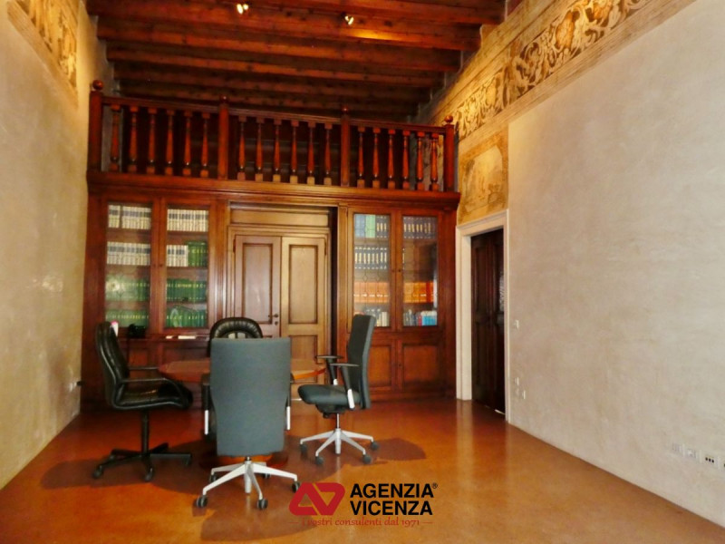 appartamento in vendita a Vicenza in zona Centro Storico
