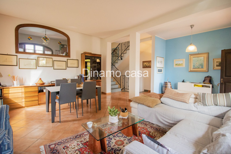 casa indipendente in vendita a Prato in zona Tavola