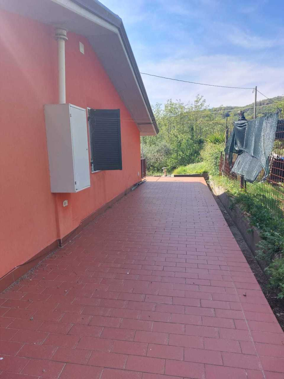 casa indipendente in vendita a Sarzana