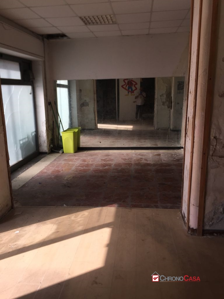 locale commerciale in vendita a Messina in zona Centro Storico