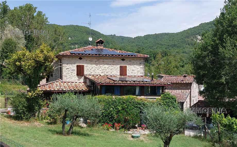 casa indipendente in vendita a Caprese Michelangelo