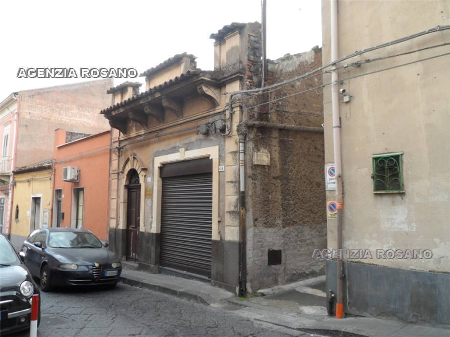 locale commerciale in vendita a Santa Maria di Licodia