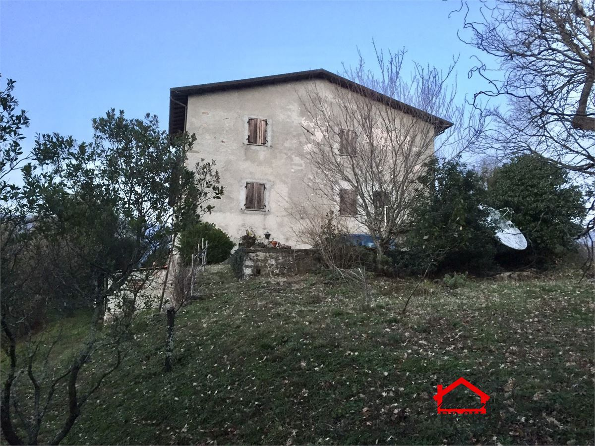 casa indipendente in vendita a Fivizzano