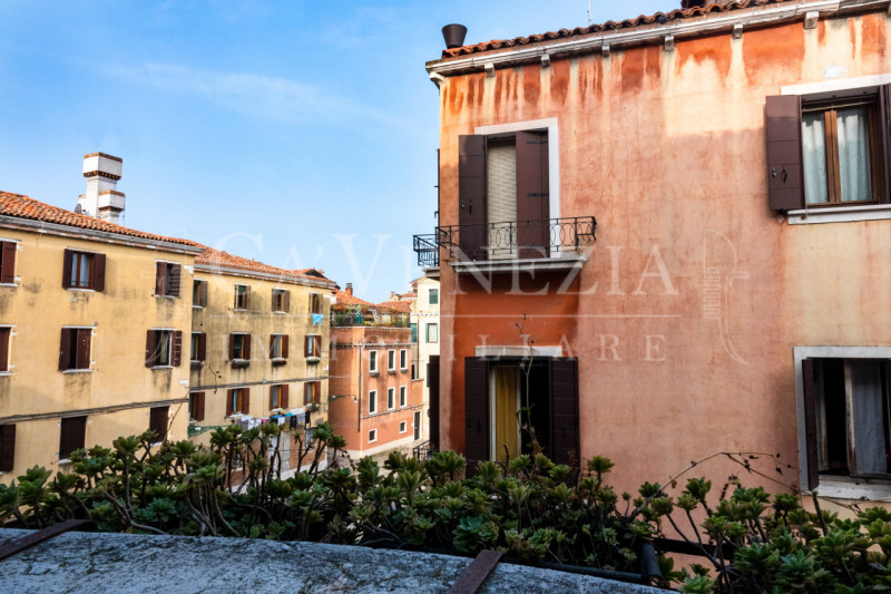 appartamento in vendita a Venezia in zona Sestiere San Polo