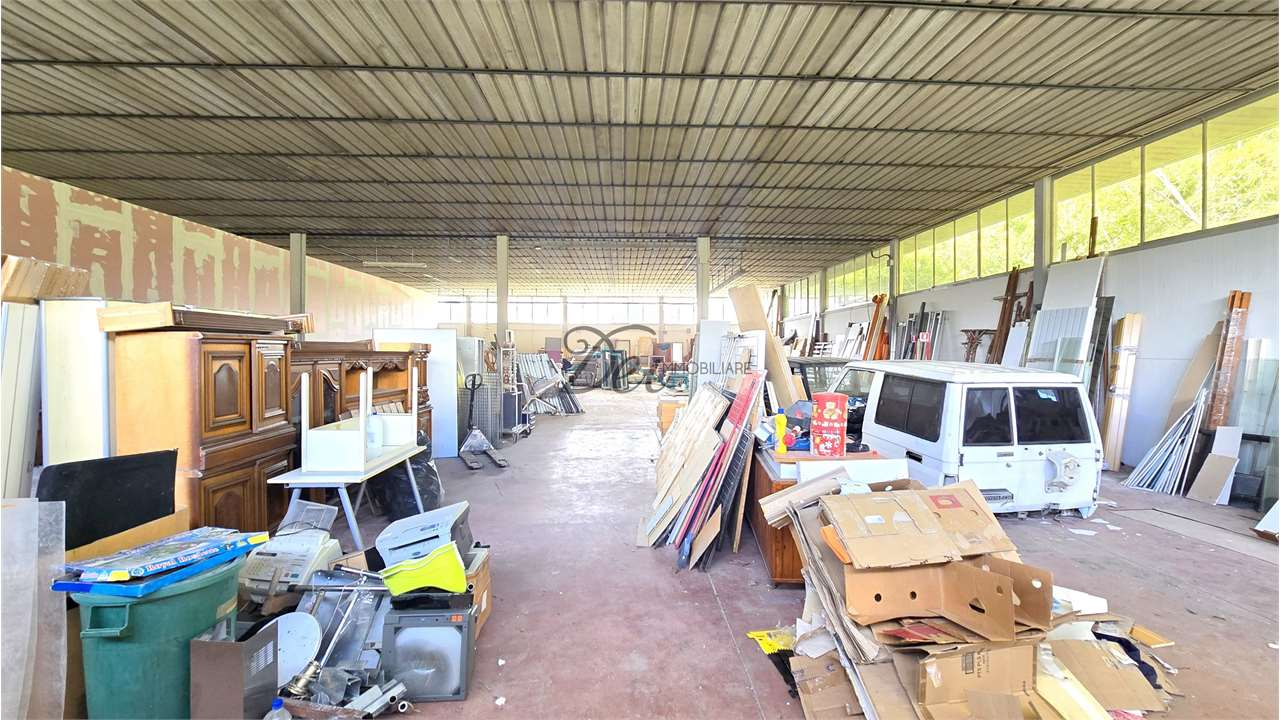 ufficio in vendita a Capannori in zona Segromigno in Monte