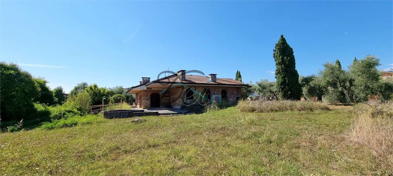 casa indipendente in vendita a Capannori in zona Lunata