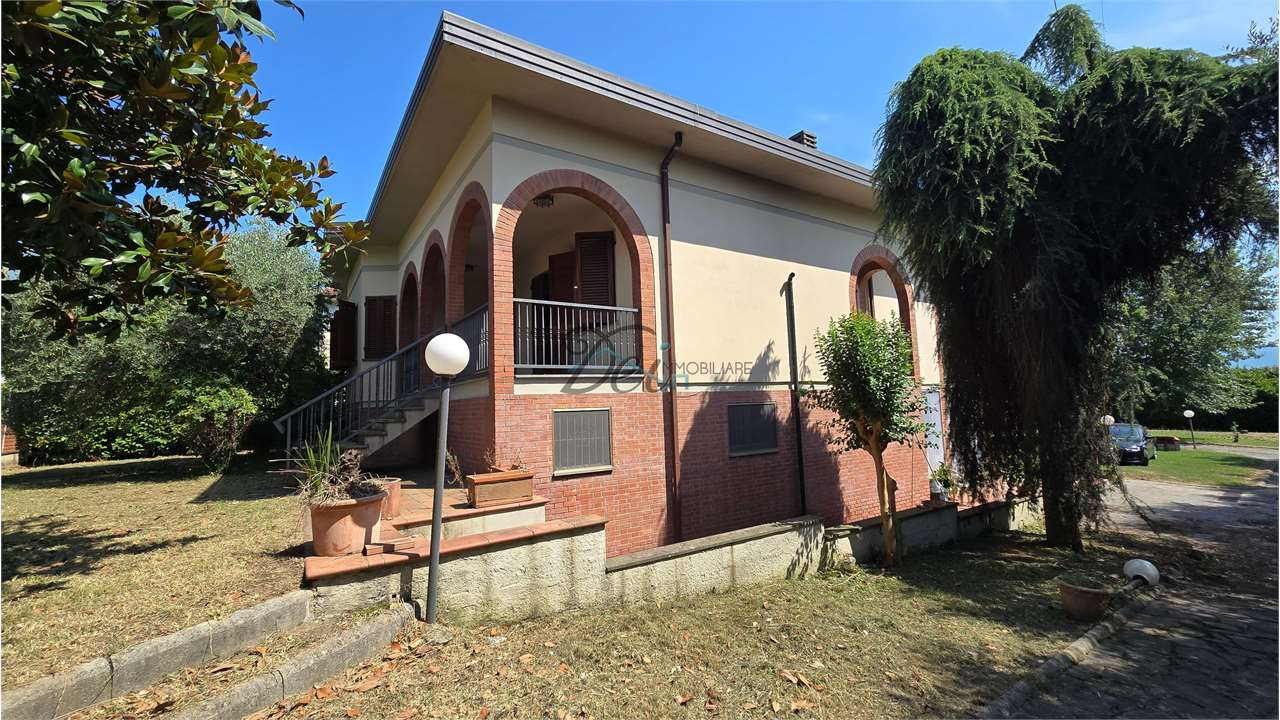 casa indipendente in vendita a Capannori in zona Marlia