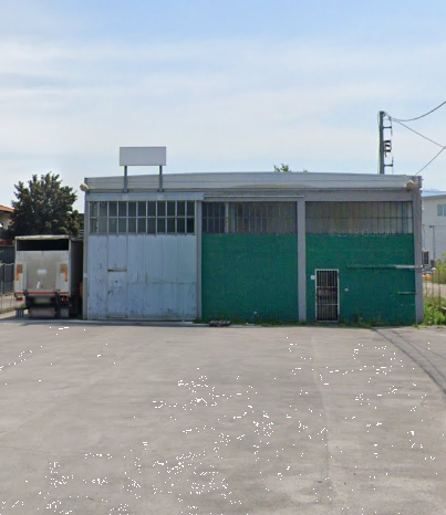 locale di sgombero in vendita a Capannori in zona Lunata