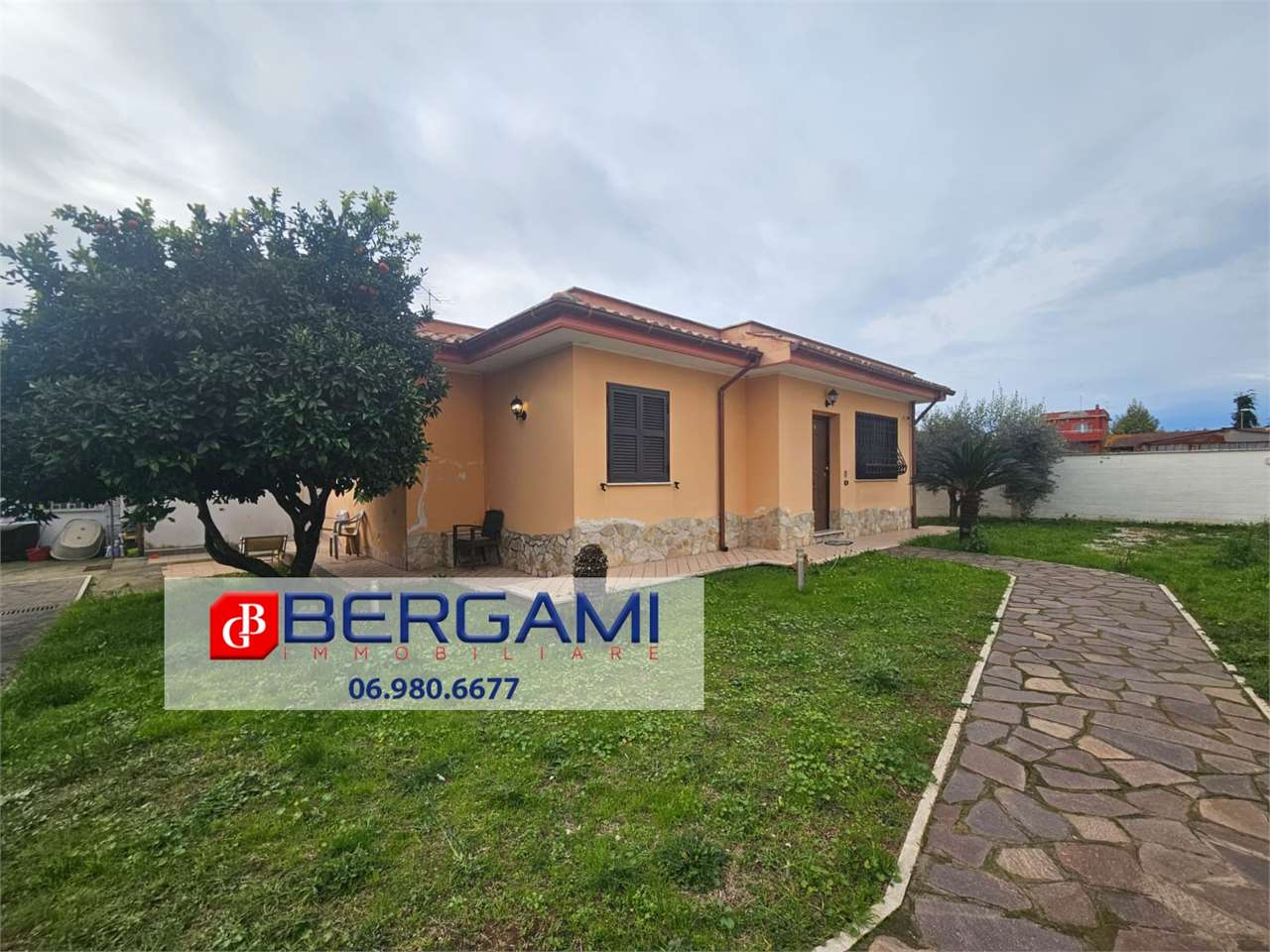 casa indipendente in vendita a Nettuno