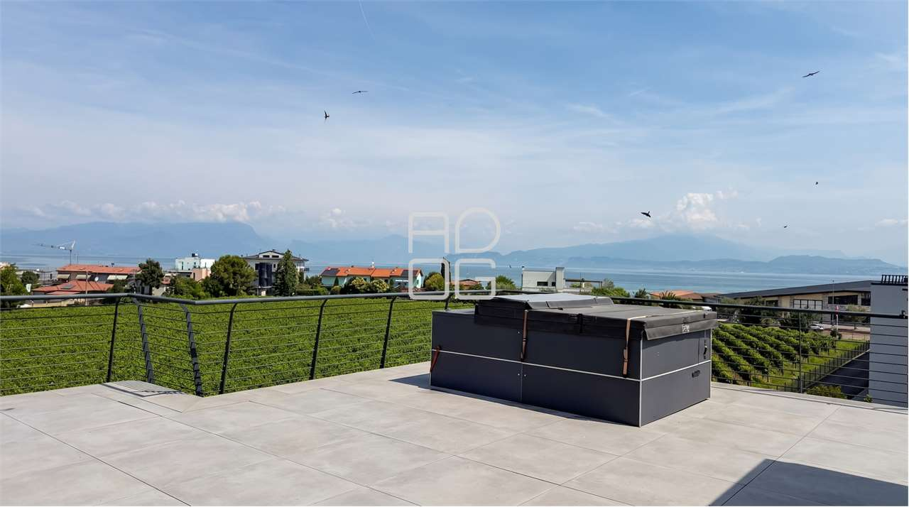 appartamento in vendita a Peschiera del Garda in zona San Benedetto di Lugana