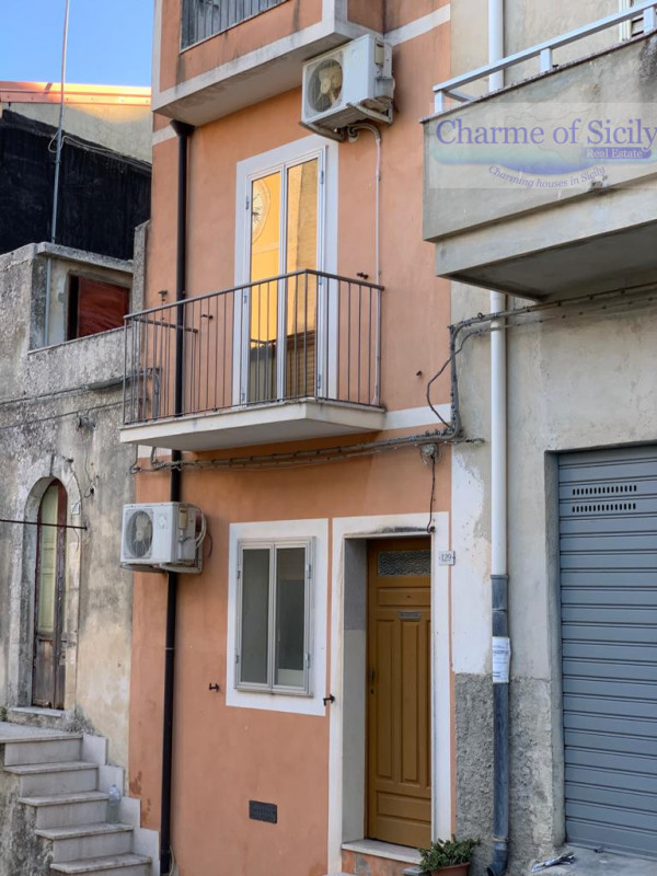 casa indipendente in vendita a Giarratana