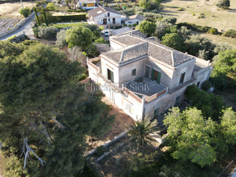 casa indipendente in vendita a Modica