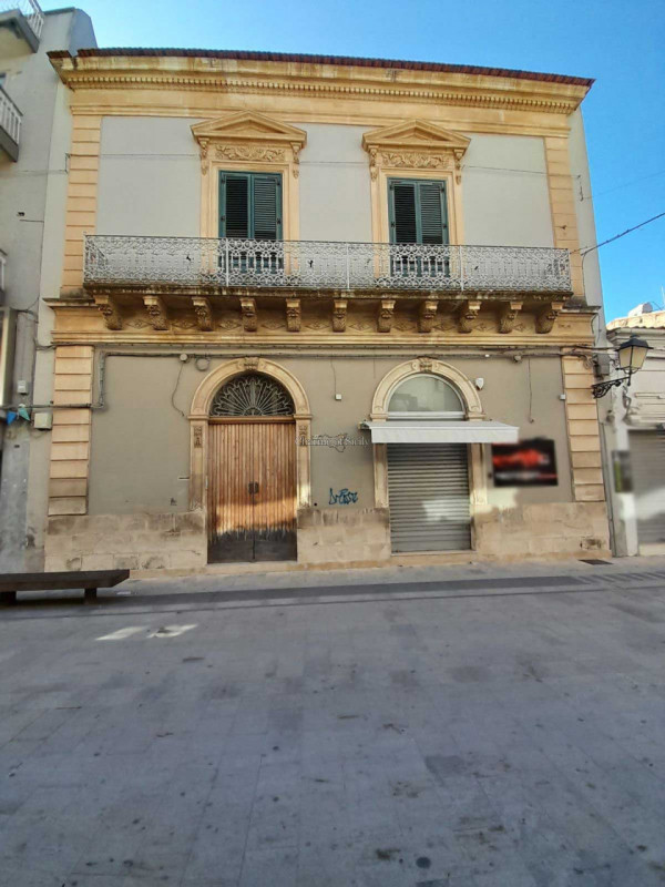 casa indipendente in vendita a Vittoria