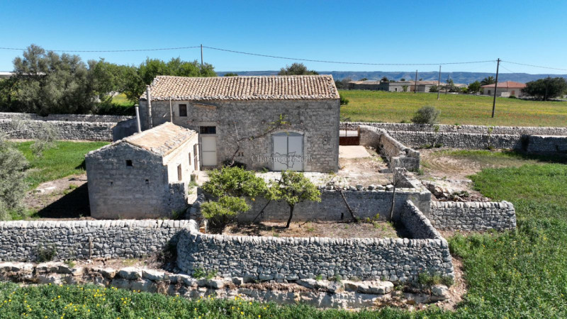 casa indipendente in vendita a Modica in zona Frigintini