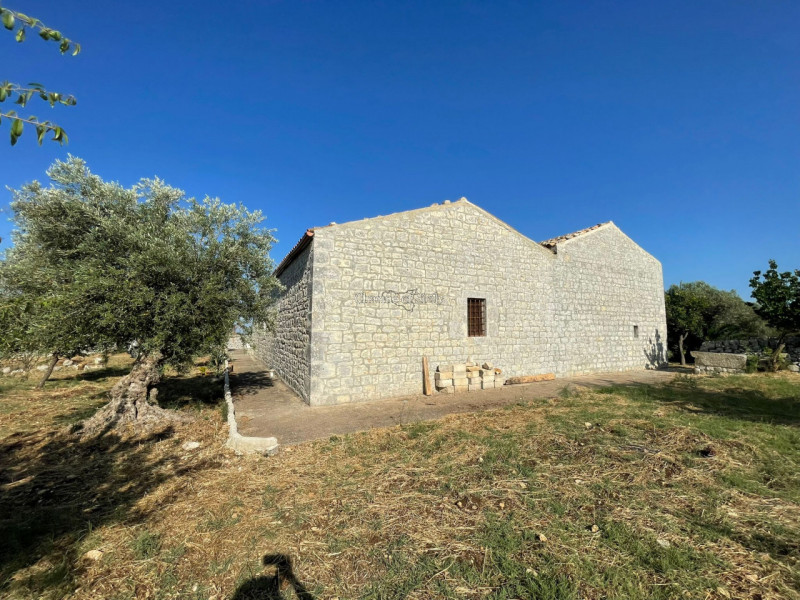 casa indipendente in vendita a Modica