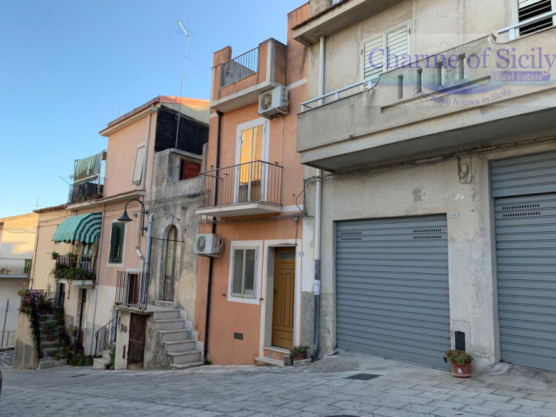 casa indipendente in vendita a Giarratana