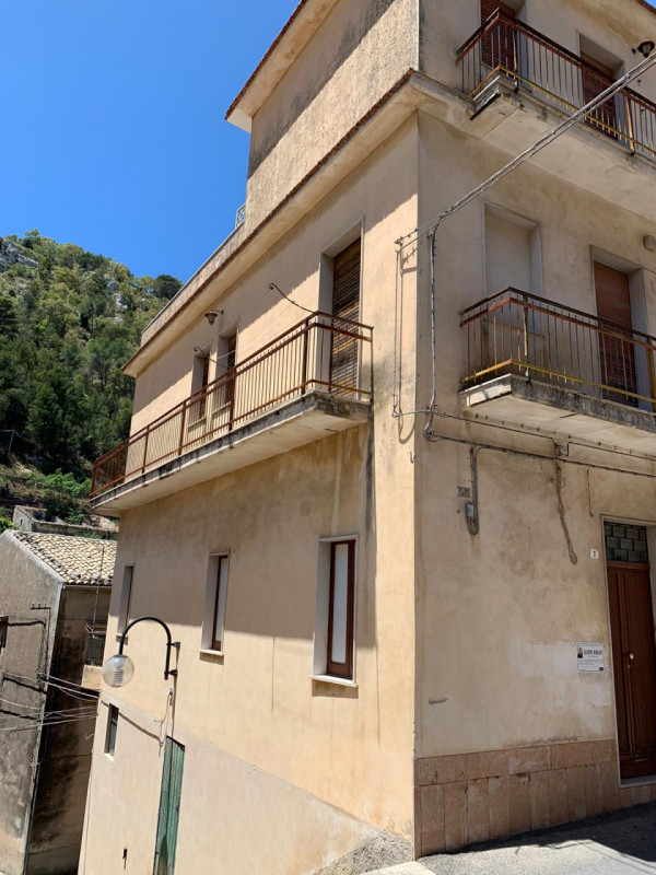 casa indipendente in vendita a Modica