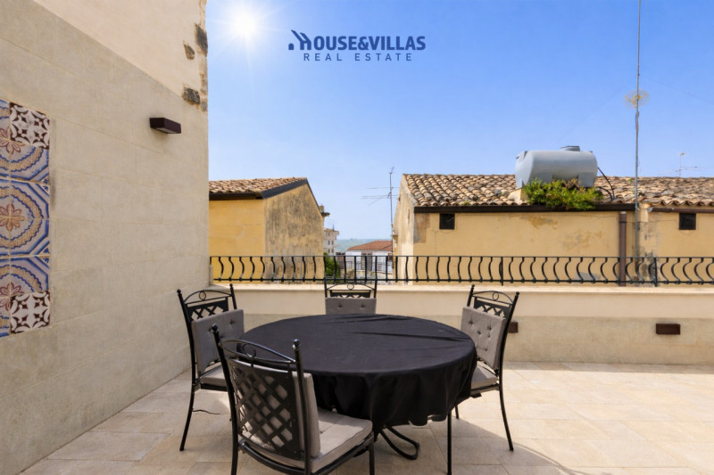 casa indipendente in vendita a Noto