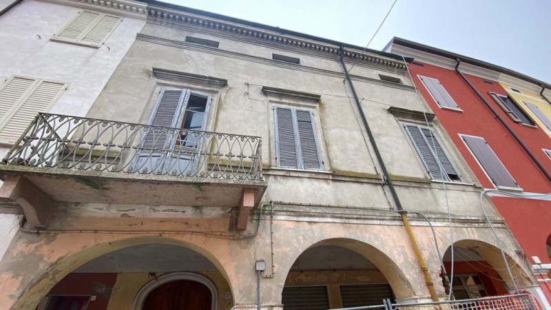 intera palazzina in vendita a Concordia sulla Secchia