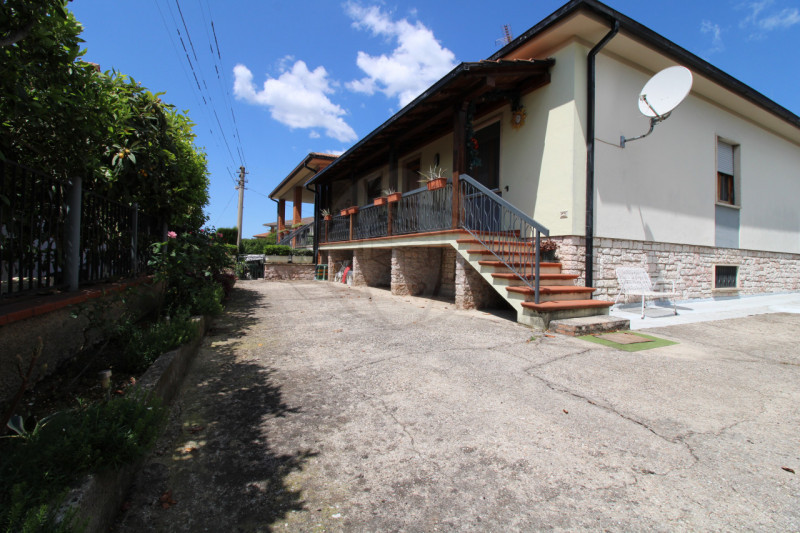 casa indipendente in vendita a Terni in zona Rivo