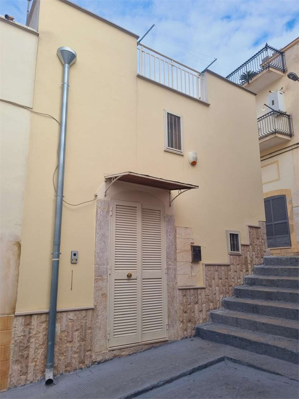 casa indipendente in vendita a Canosa di Puglia