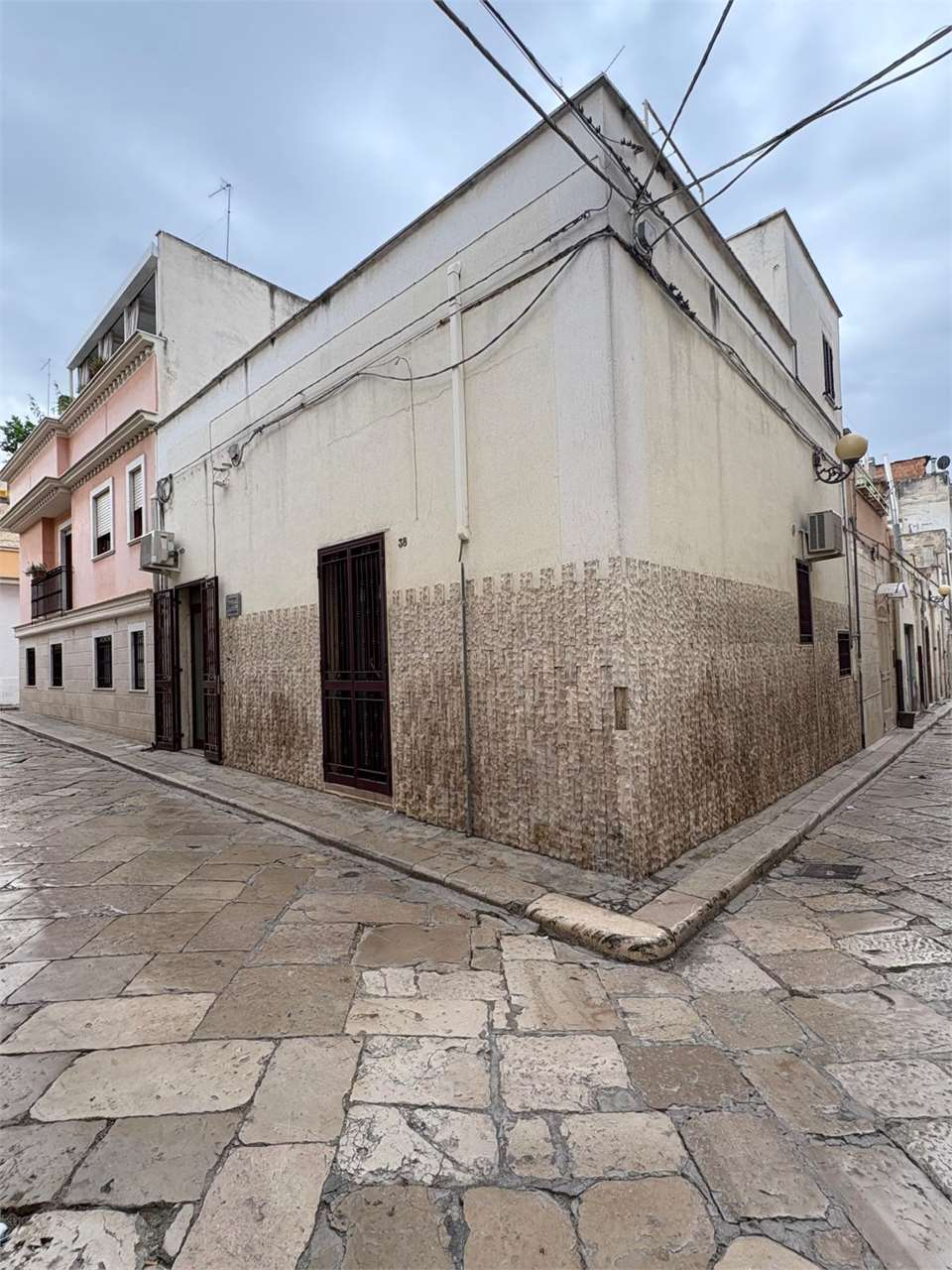 casa indipendente in vendita a Canosa di Puglia