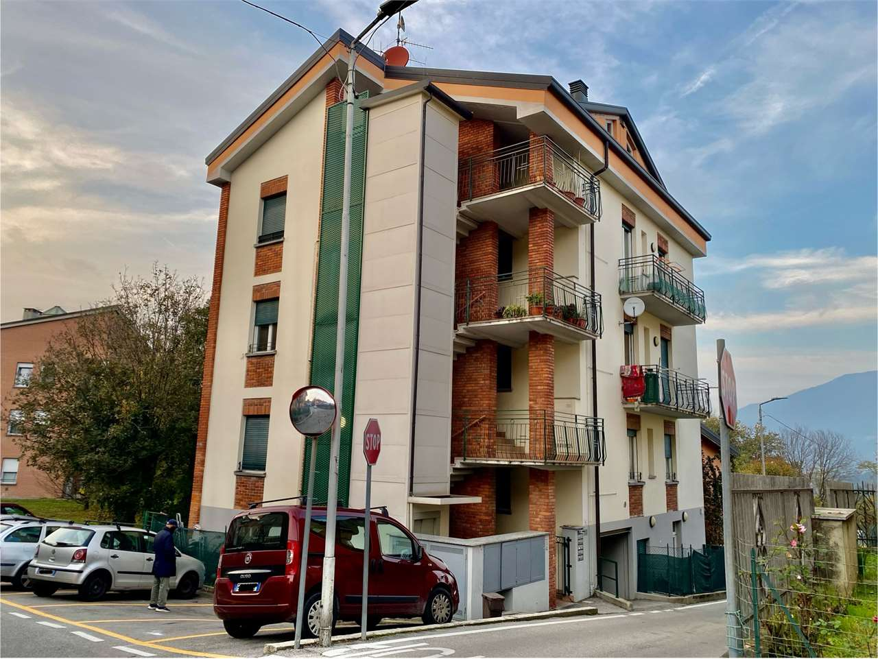 intera palazzina in vendita a Costa Masnaga