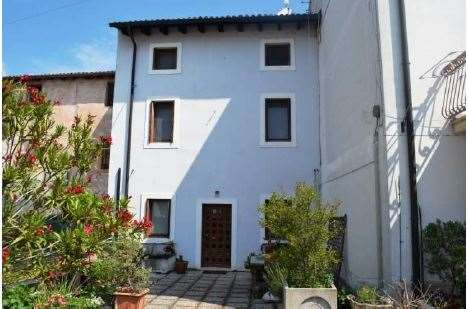 terreno edificabile in vendita a Villafranca di Verona