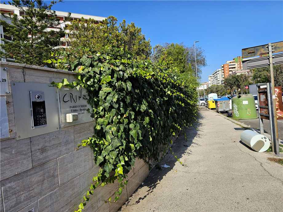 ufficio in vendita a Bari in zona Poggiofranco