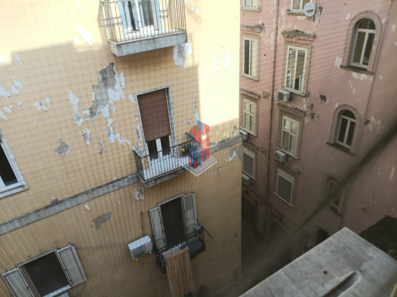 appartamento in vendita a Napoli in zona Mercato