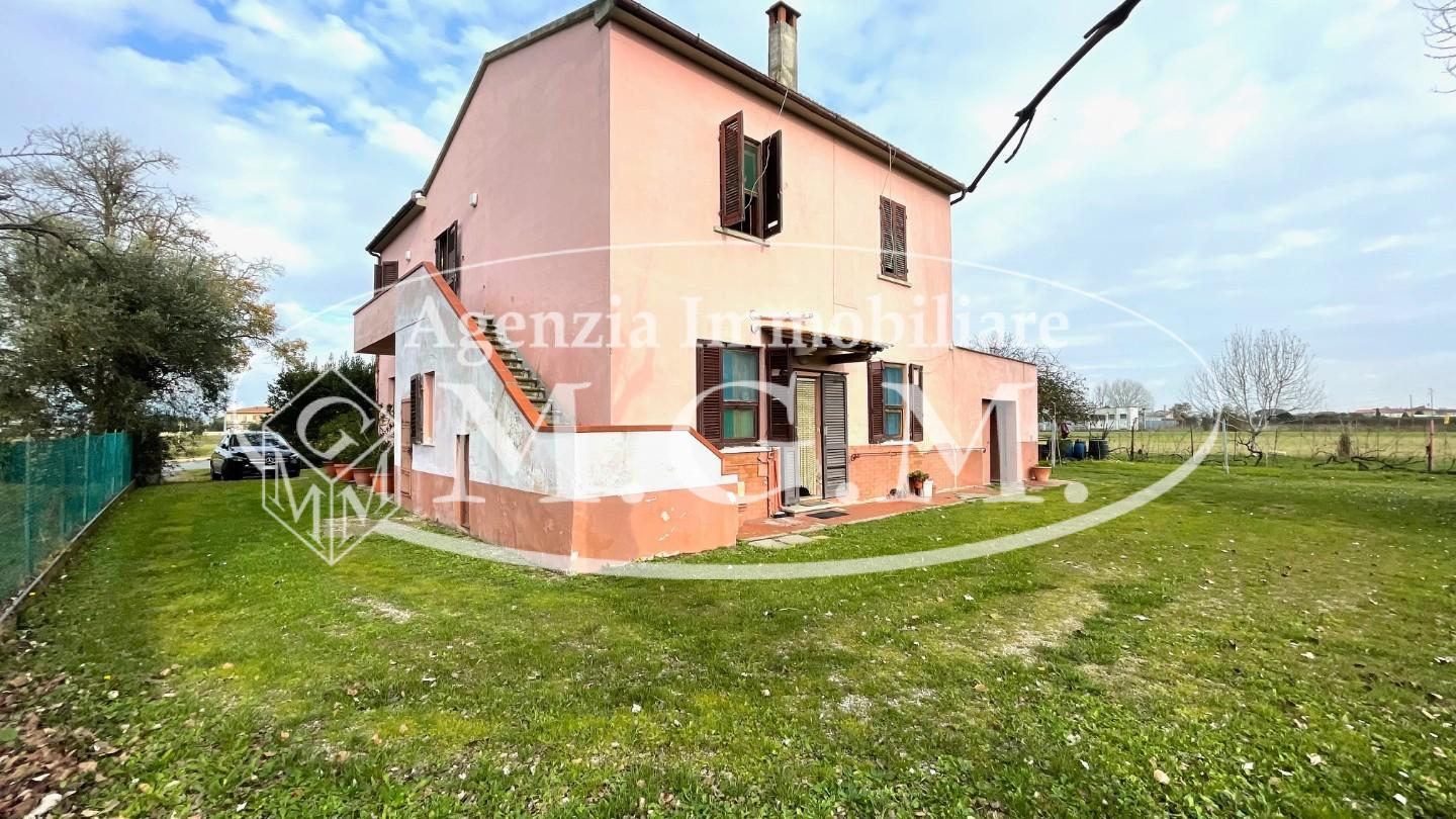 casa indipendente in vendita a Pontedera
