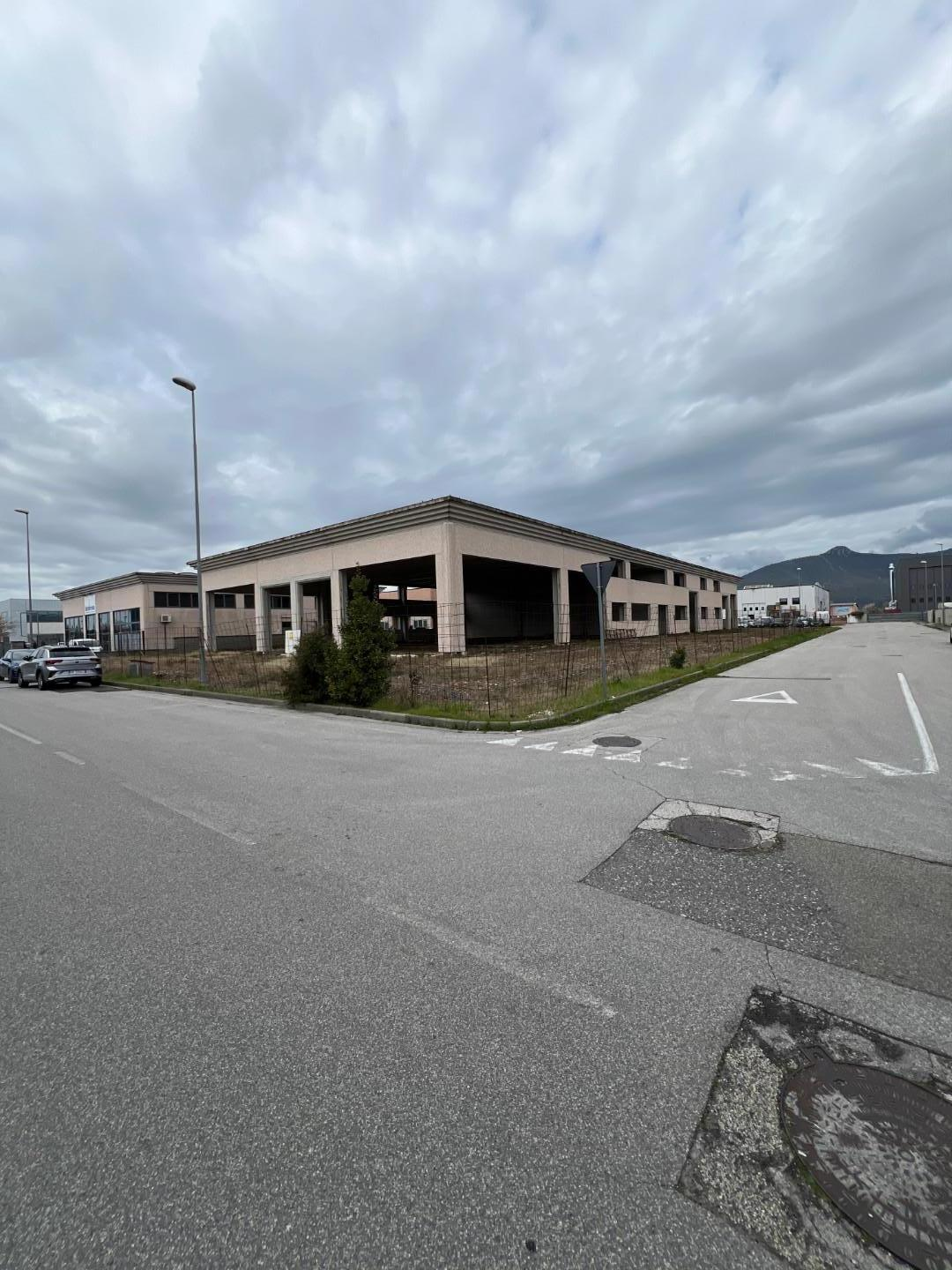 casale in vendita a Cascina