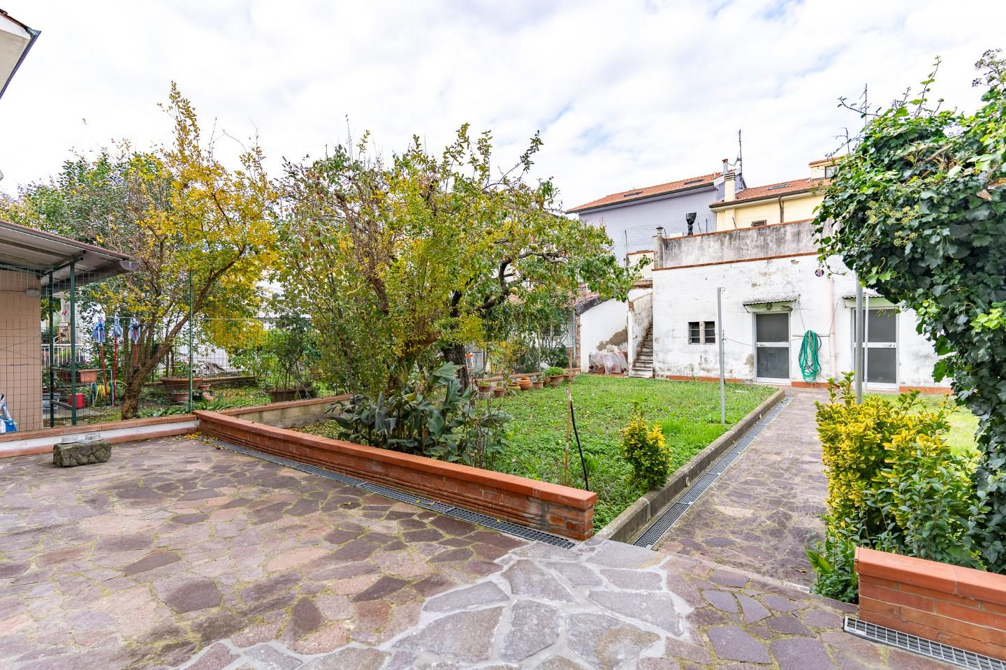 casa indipendente in vendita ad Empoli in zona Ponzano