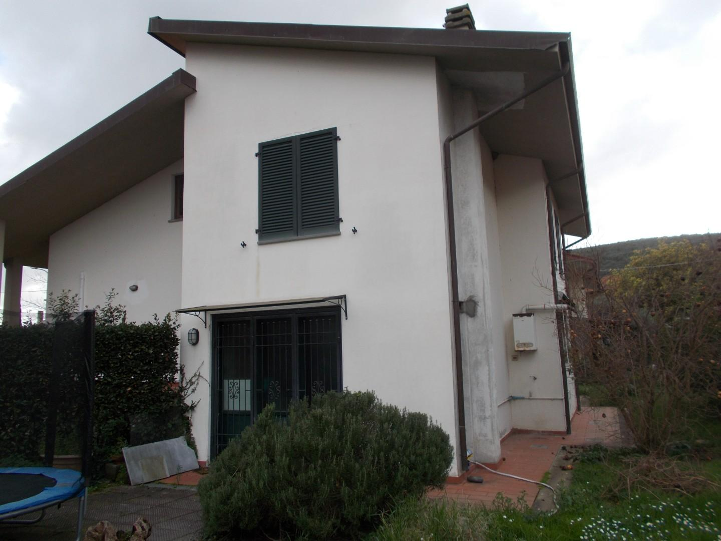 casa indipendente in vendita a Vecchiano in zona Avane