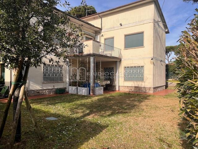 casa indipendente in vendita a Pisa in zona Tirrenia