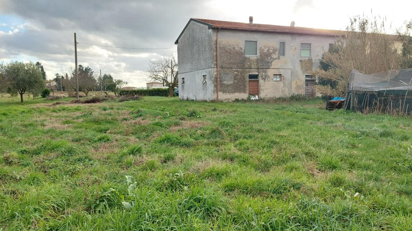 appartamento in vendita a Crespina Lorenzana in zona Lavoria