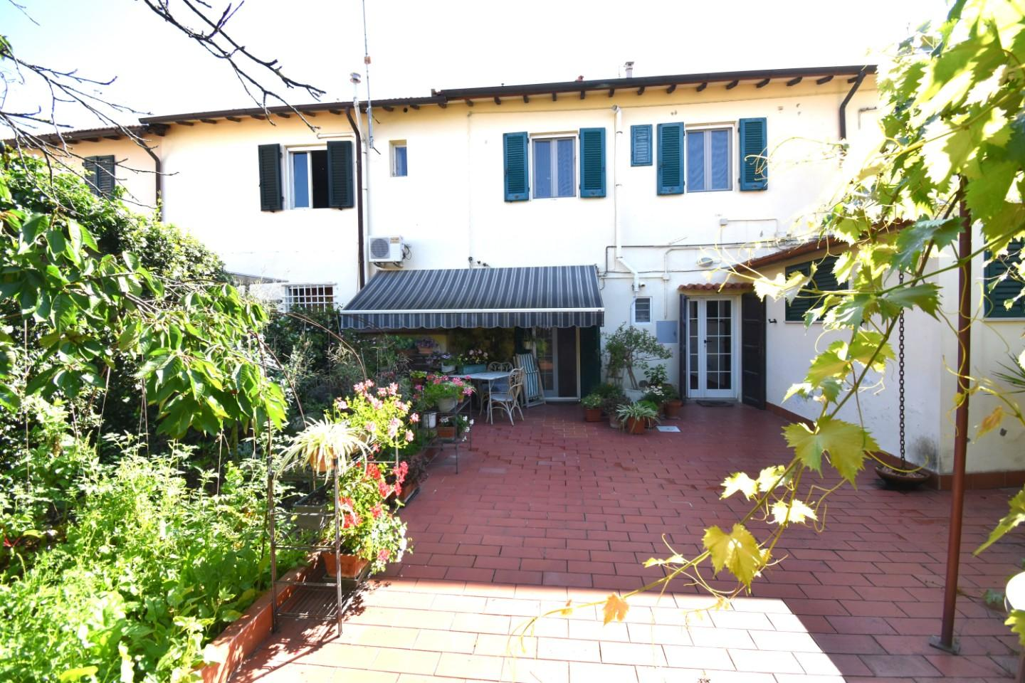 casa indipendente in vendita a Pisa in zona Stazione
