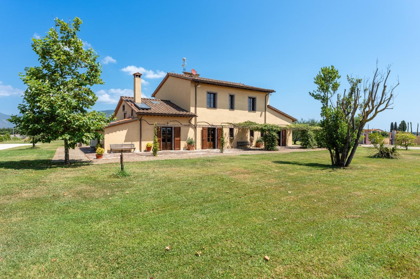 casa indipendente in vendita a Cascina