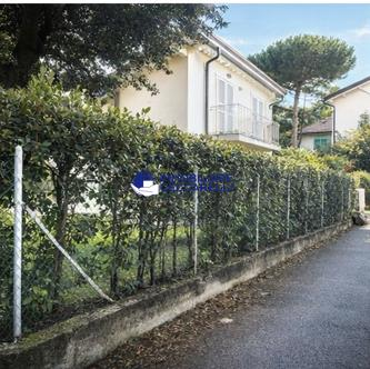 casa indipendente in vendita a Montignoso in zona Cinquale