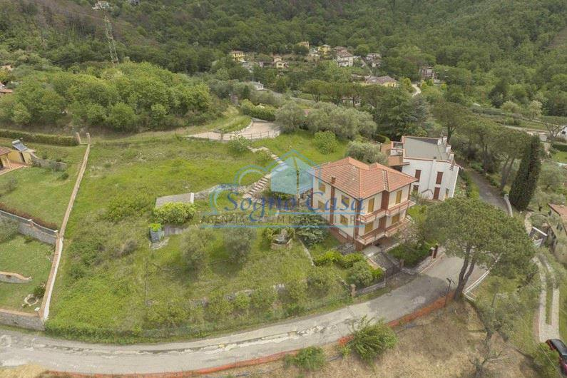 casa indipendente in vendita a Castelnuovo Magra