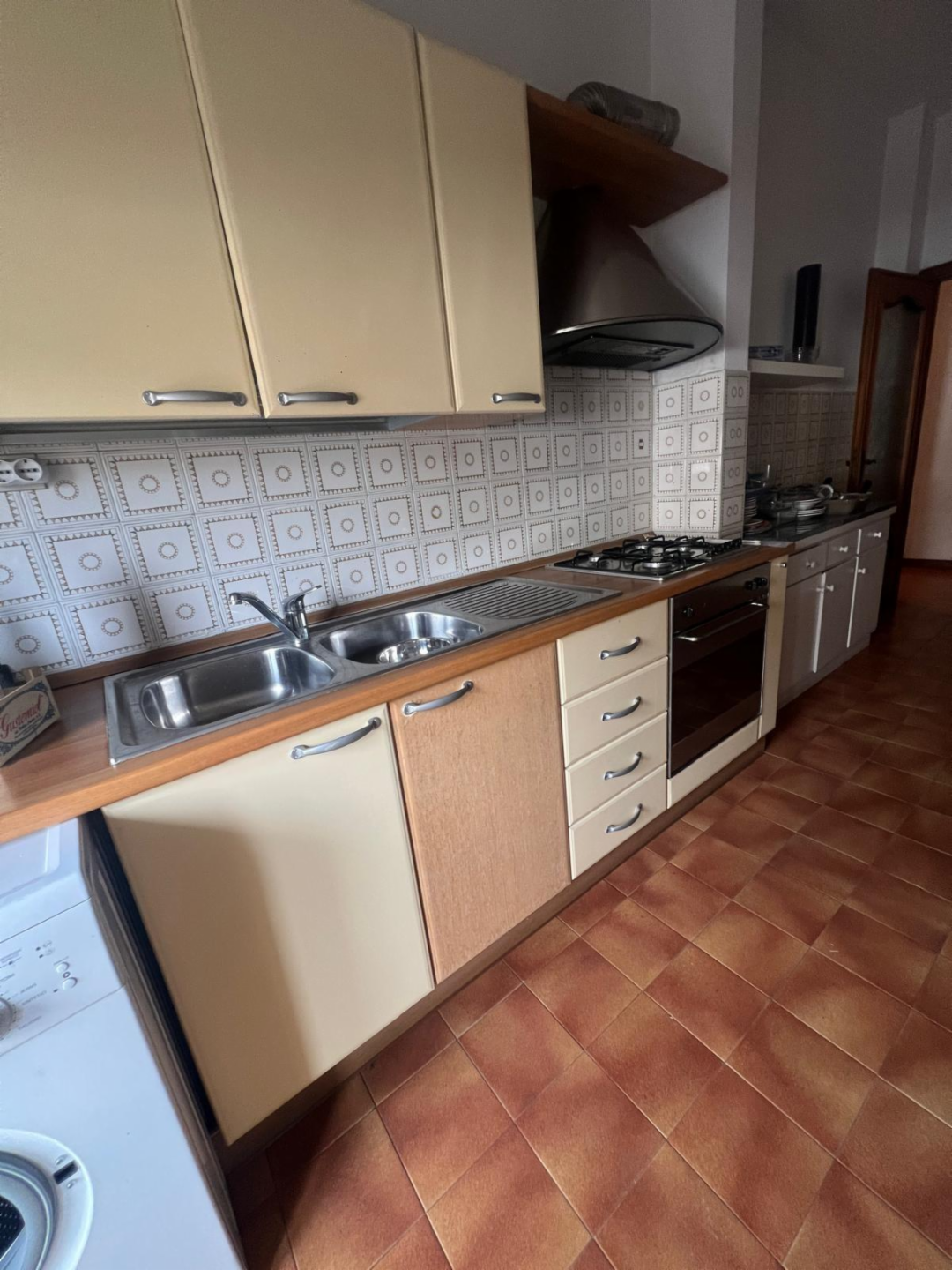 appartamento in vendita a Carrara in zona Avenza
