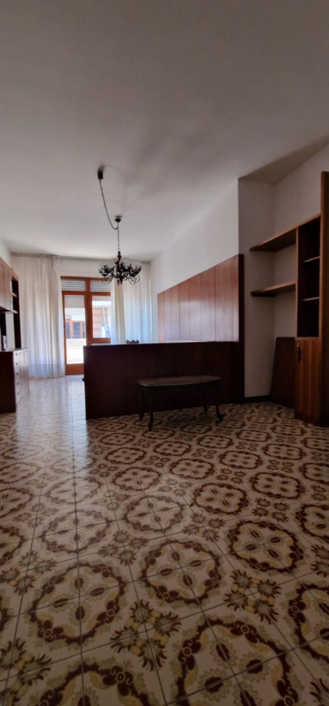 appartamento in vendita a Carrara in zona Avenza