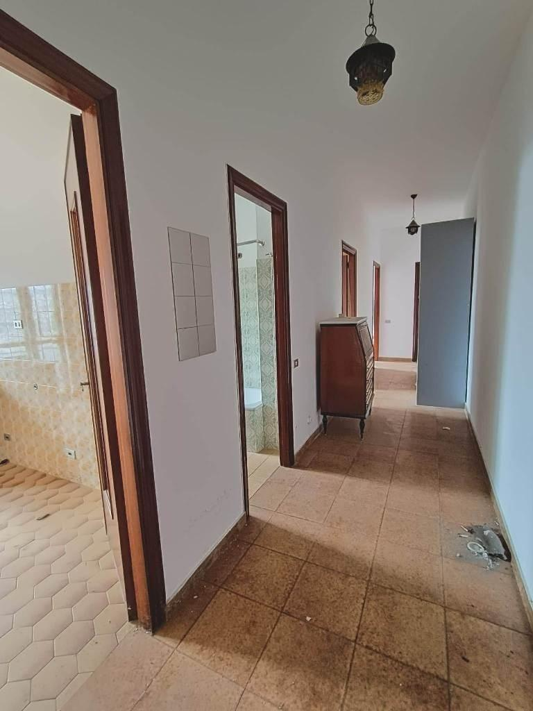 appartamento in vendita a Carrara in zona Marina di Carrara